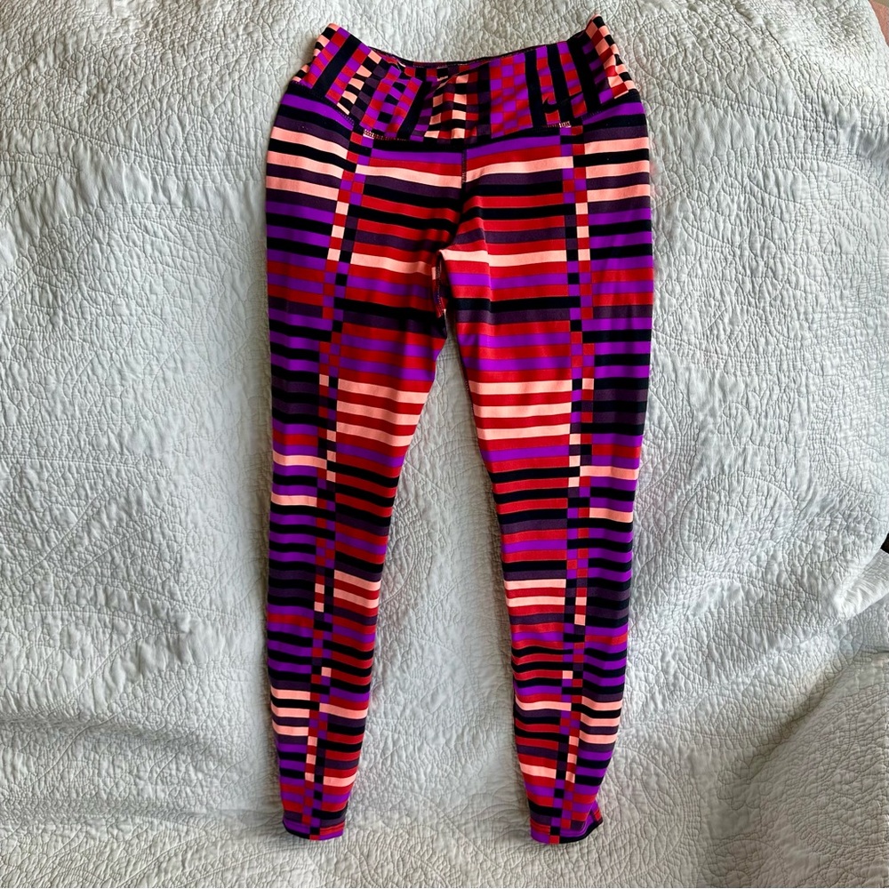 Nike Limited Edition Engineered Lattice Leggings Size Small - NWOT